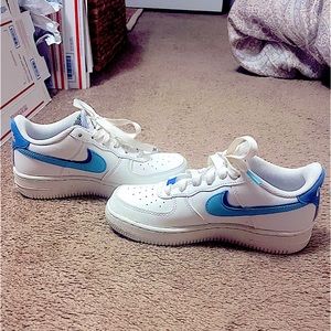 Women’s Nike Air Force 1 Low Top (Casual)